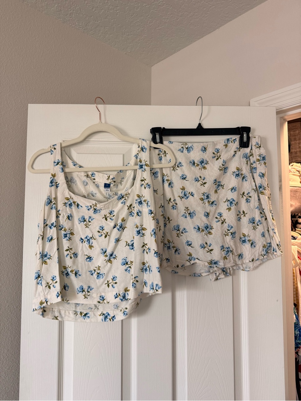 Old Navy Cream Floral Cold-Shoulder Camisole Set with Blue Flowers